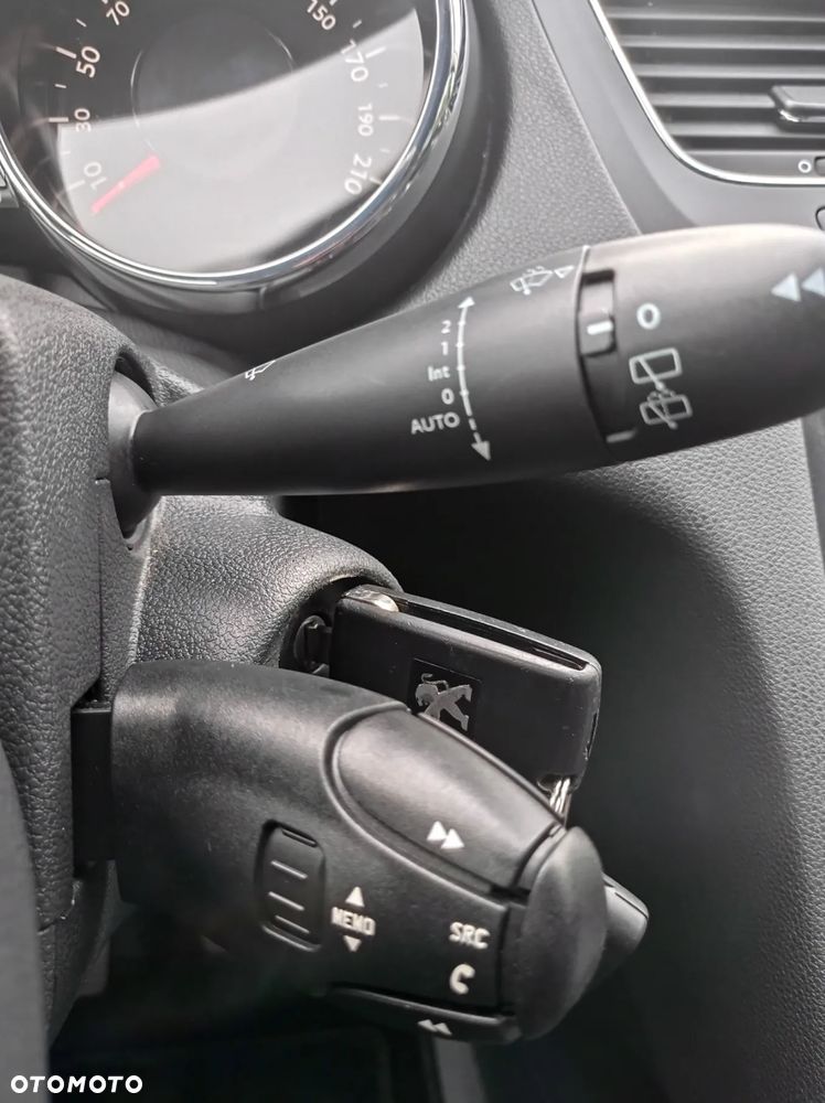 UWAGA ! 2017 PEUGEOT 5008 BENZYNA 131PS KLIMATRONIC NAVI ALU18 MALE KM I WLASC PL - 13