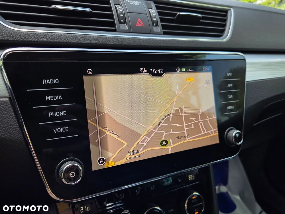 Skoda Superb 2.0 TDI SCR Ambition DSG - 32