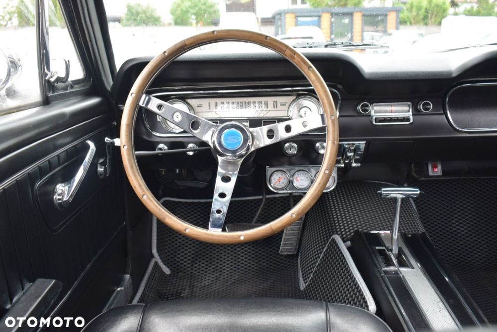 Ford Mustang - 26