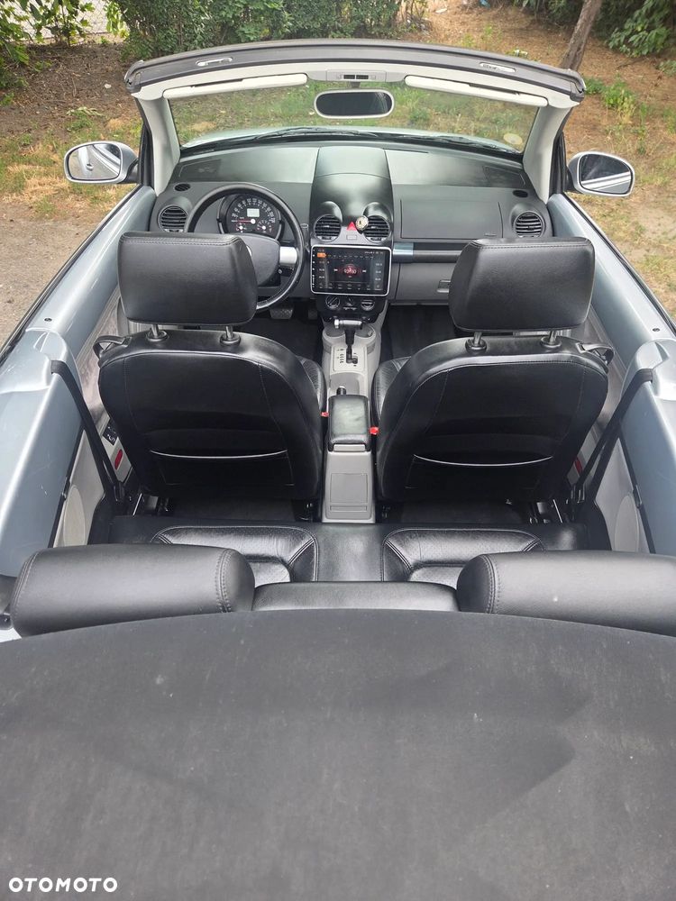 Volkswagen New Beetle 2.0 - 25