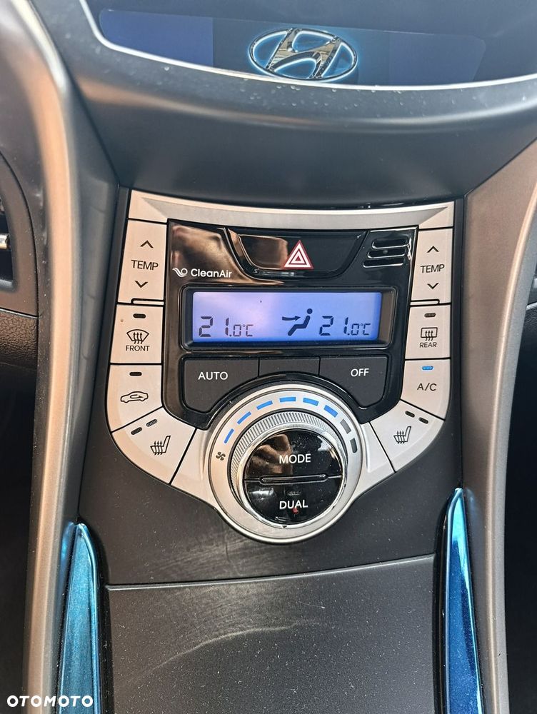 Hyundai Elantra - 15