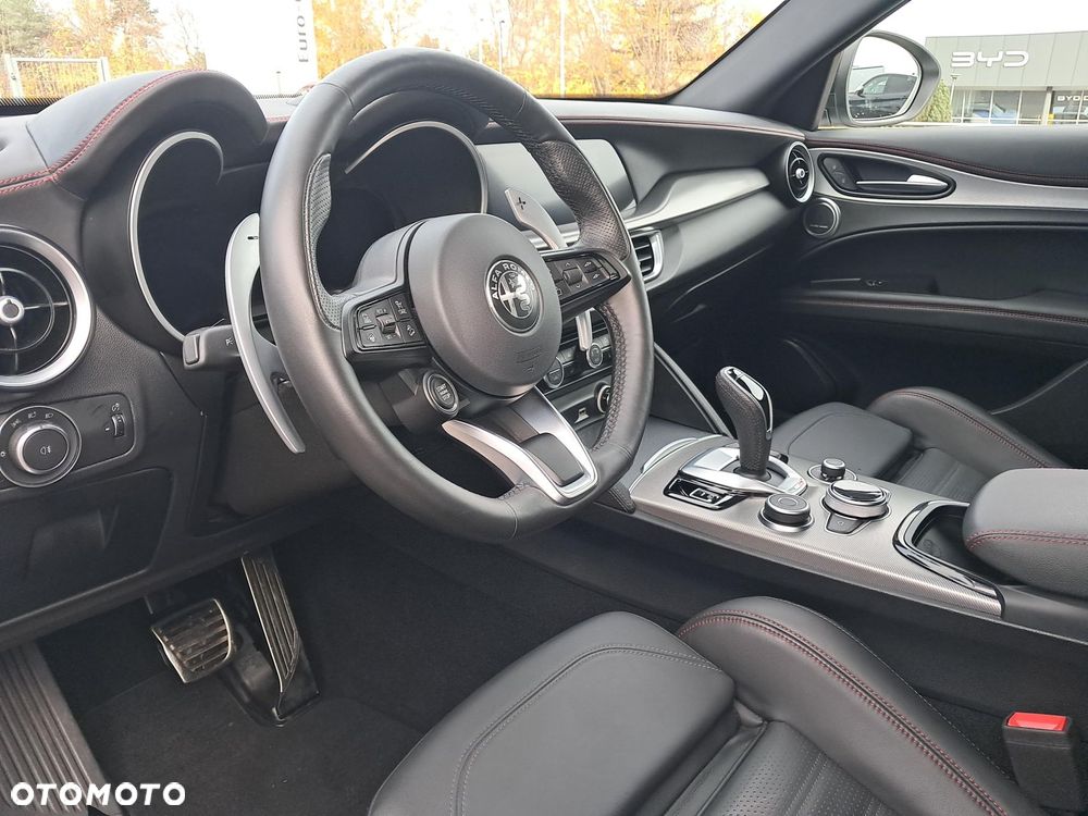 Alfa Romeo Stelvio - 9