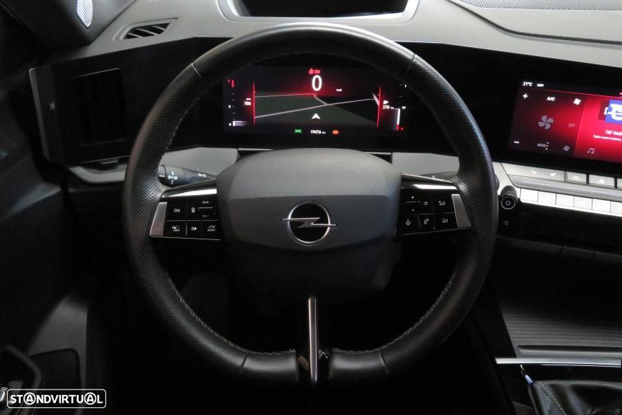 Opel Astra 1.2 T GS - 12