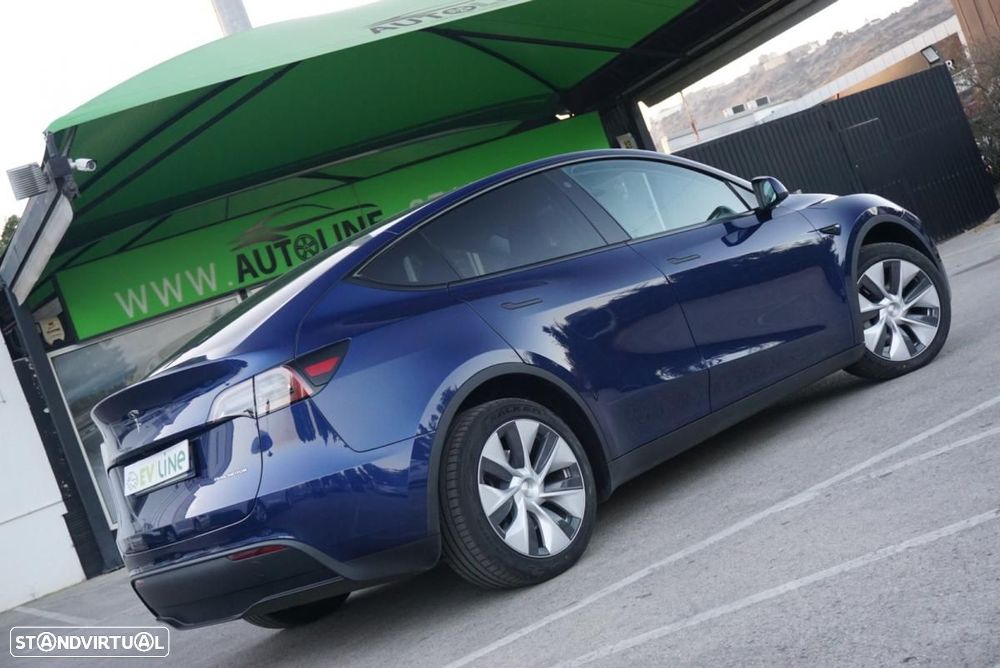 Tesla Model Y Long Range Dual Motor AWD - 18