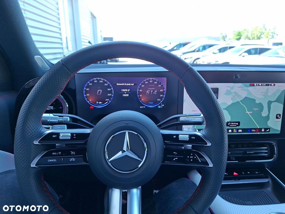 Mercedes-Benz GLB - 11