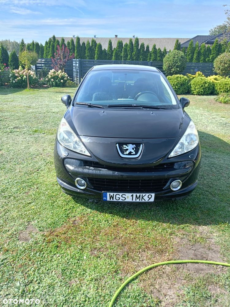 Peugeot 207 - 1