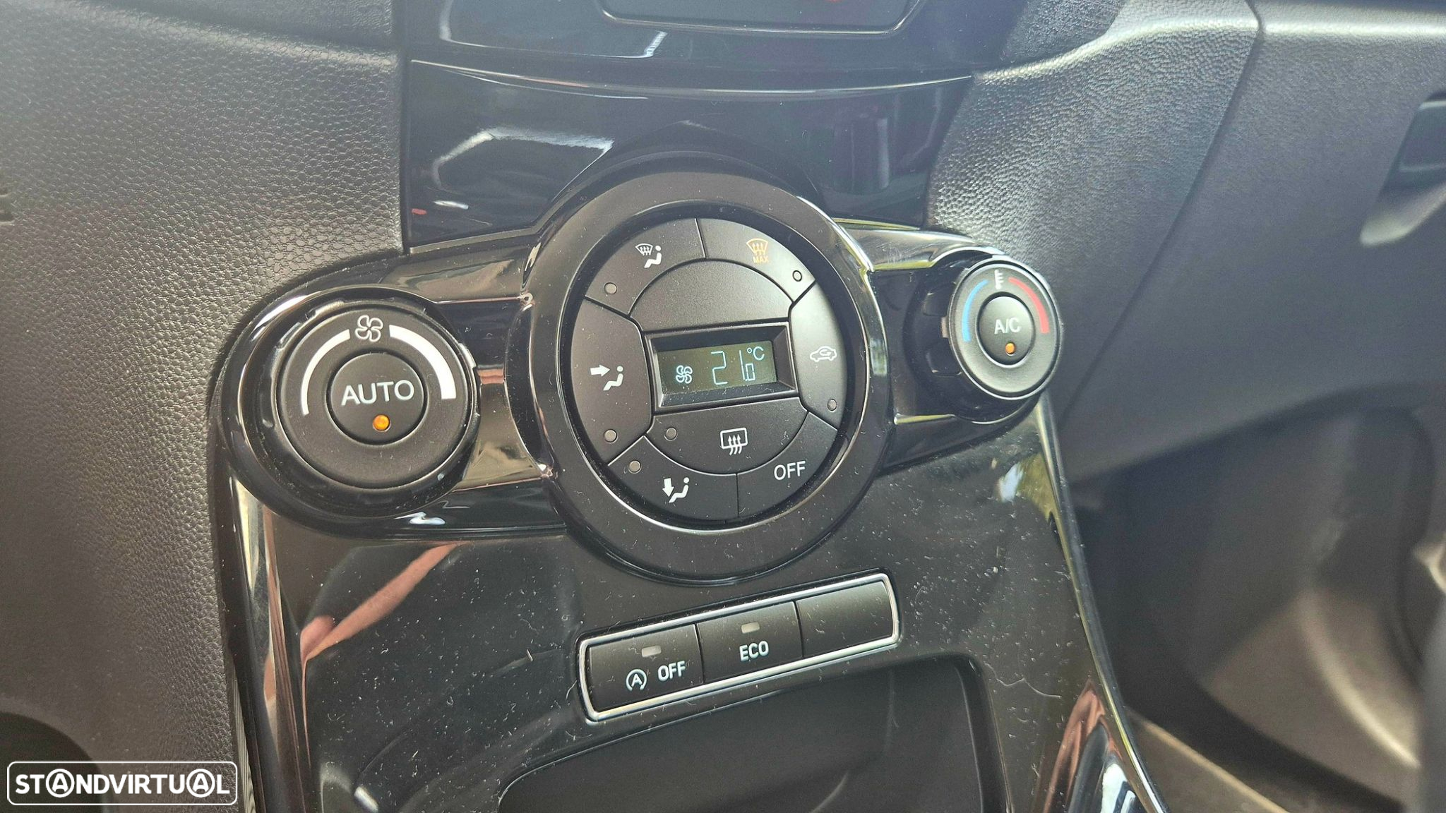 Ford Fiesta 1.0 T EcoBoost Titanium - 20