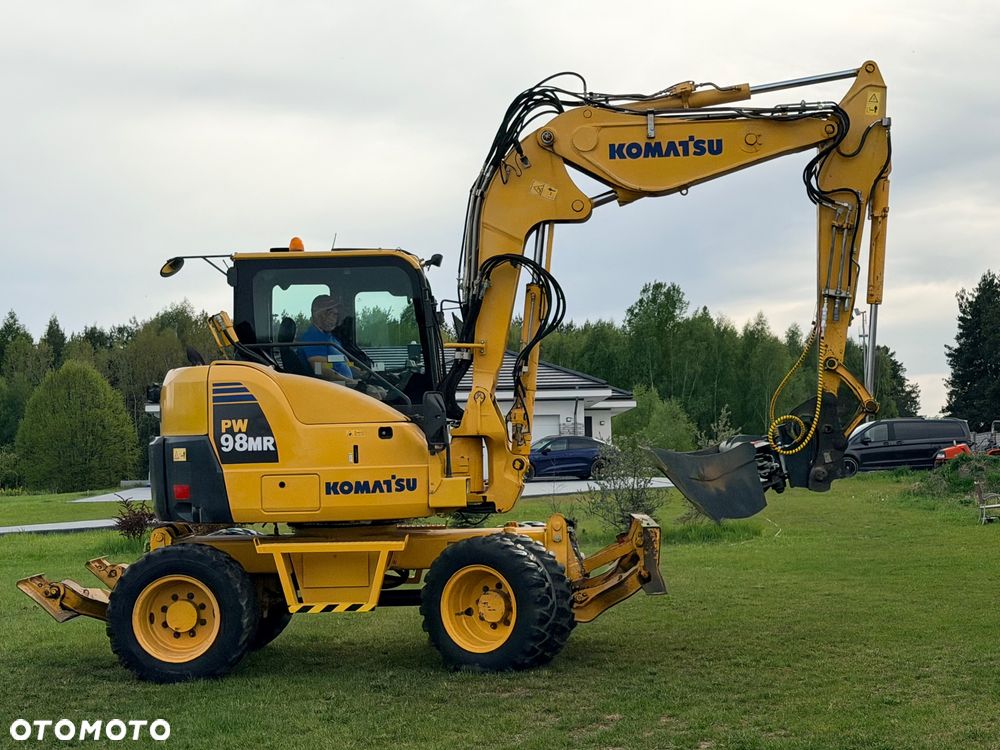 Komatsu 4x4x4 ramię łamane Koparka kołowa KOMATSU  PW98MR-8 10ton 4x4x4 ośki skrętne Ramię 3x łamane BEZ DPF i ADBLUE 4 cyl dodatkowe wyjścia hydr Pług Podpory 2012 szybka zwinna Prosto z importu 1 właściciel Cat TEREX Liebherr Wacker Pw 98 Mr 8 11 - 6