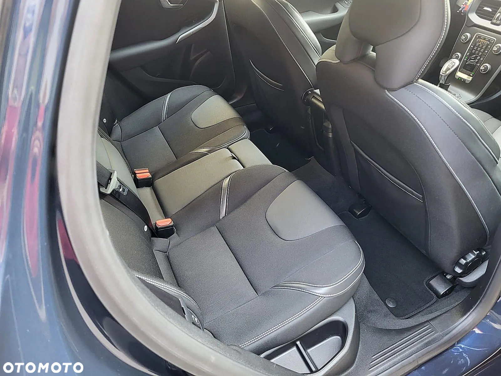 Volvo V40 T3 Momentum - 22
