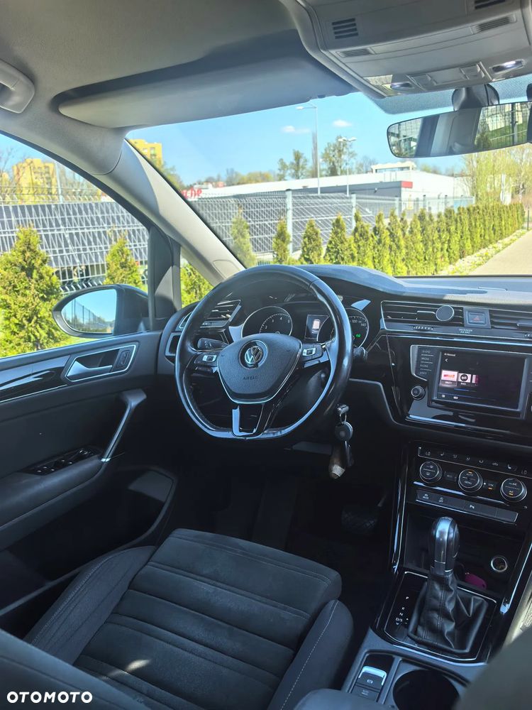 Volkswagen Touran - 6