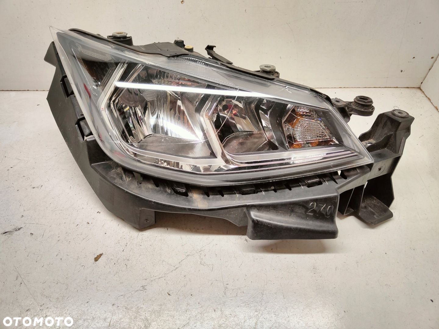 SEAT IBIZA 5 V LIFT ZW Z LED LAMPA PRAWY PRZÓD 6F1941016A - 1