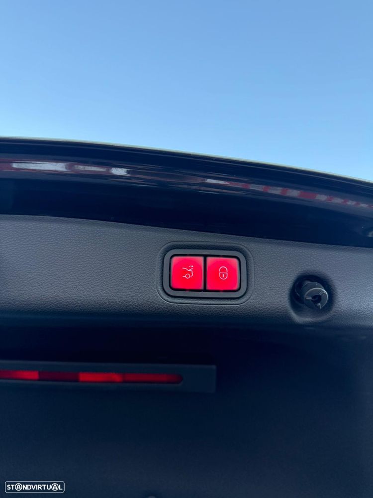 Mercedes-Benz E 300 de 4Matic 9G-TRONIC AMG Line - 13