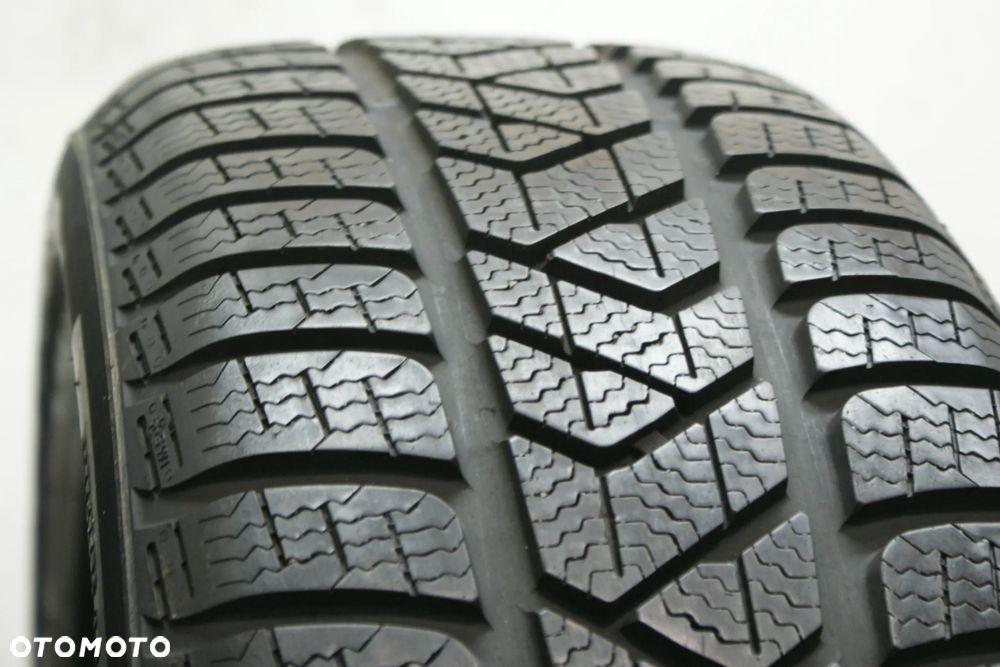 zimowe 215/60R16 PIRELLI WINTER SOTTOZERO 3 6,7mm - 2