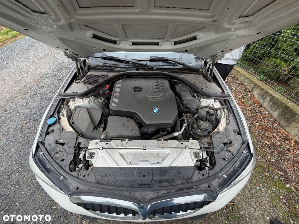 BMW Seria 3 330i Edition Luxury Line Purity - 9