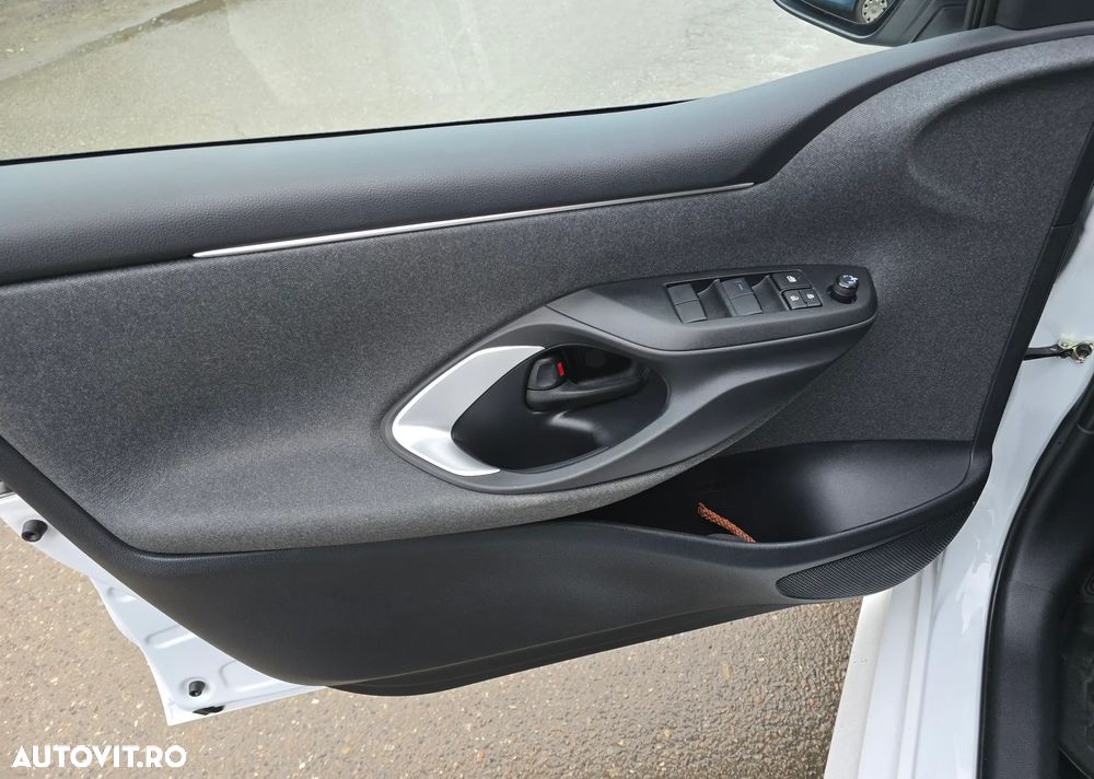 Toyota Yaris 1.5 L Dynamic - 16