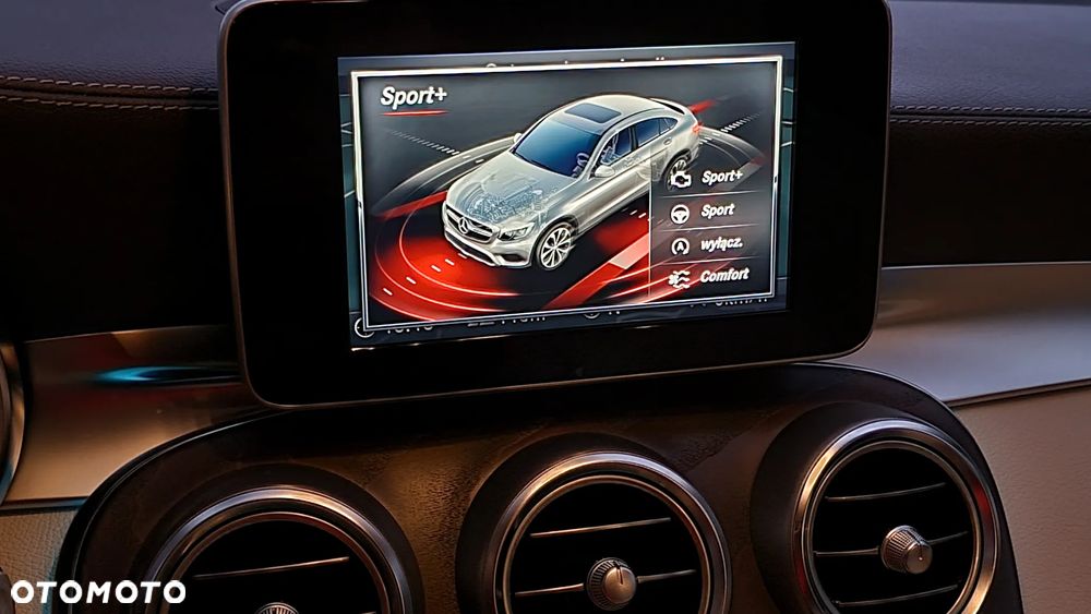 Mercedes-Benz GLC - 33