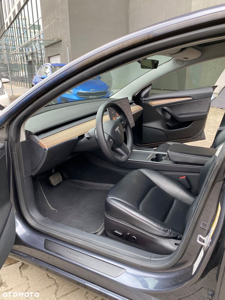 Tesla Model 3 - 16