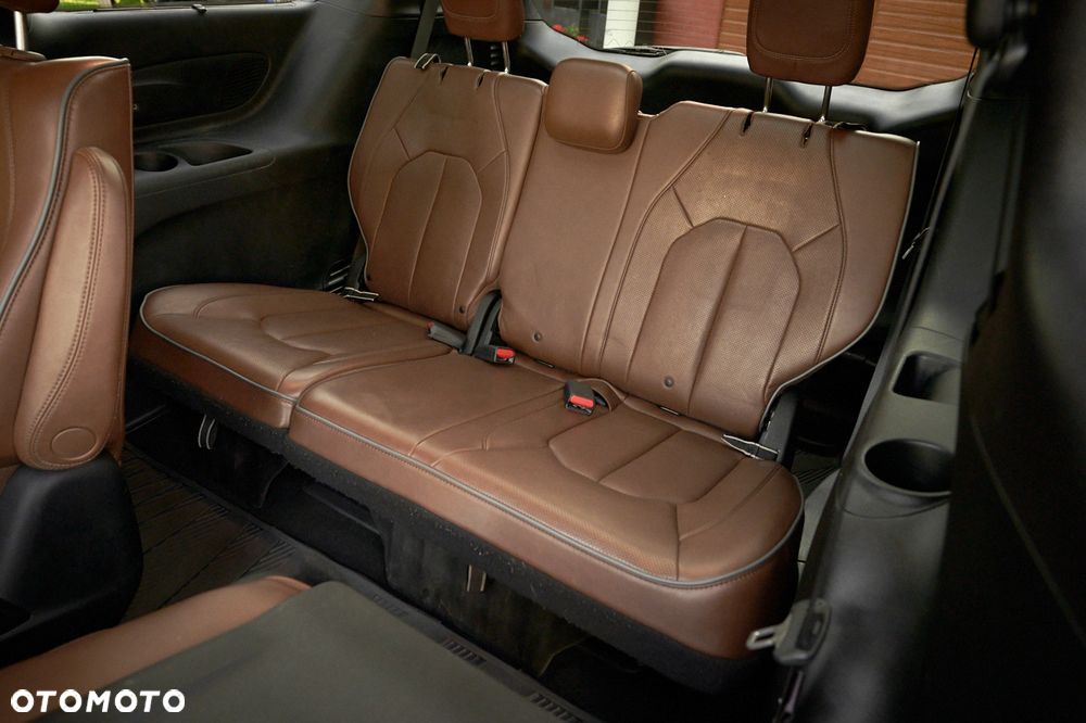 Chrysler Pacifica - 28