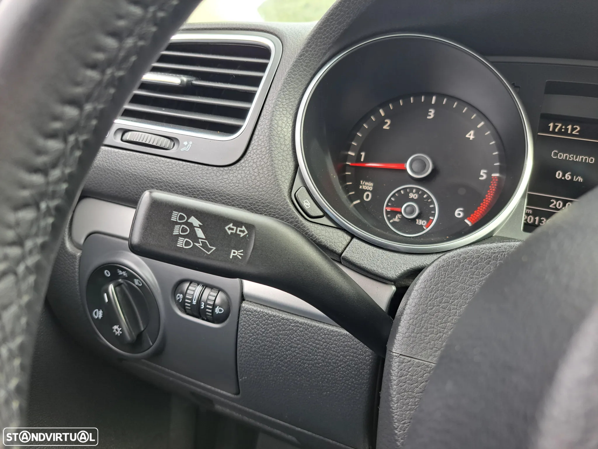 VW Golf 2.0 TDi Confortline - 16