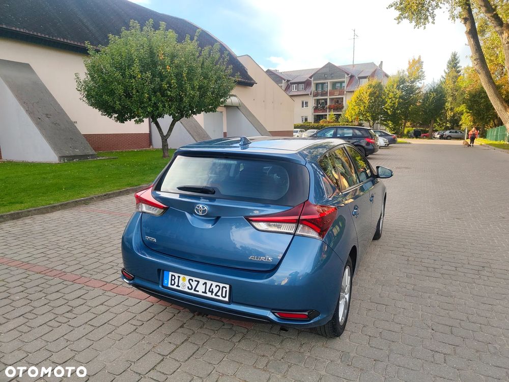 Toyota Auris 1.33 Dual-VVT-i - 23