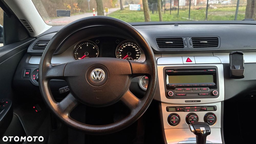 Volkswagen Passat 2.0 TDI Comfortline DSG - 29