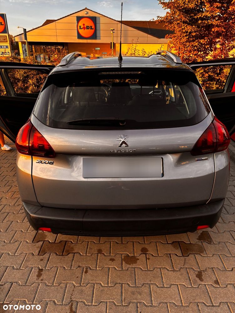 Peugeot 2008 1.2 Pure Tech Style S&S - 16