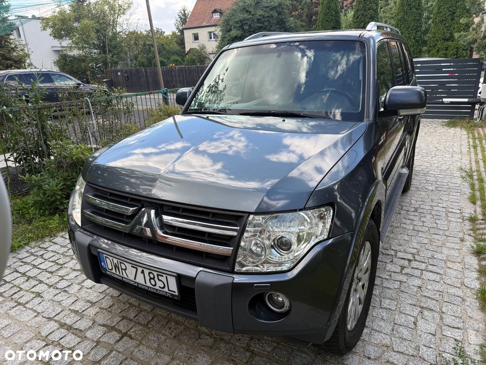 Mitsubishi Pajero - 1