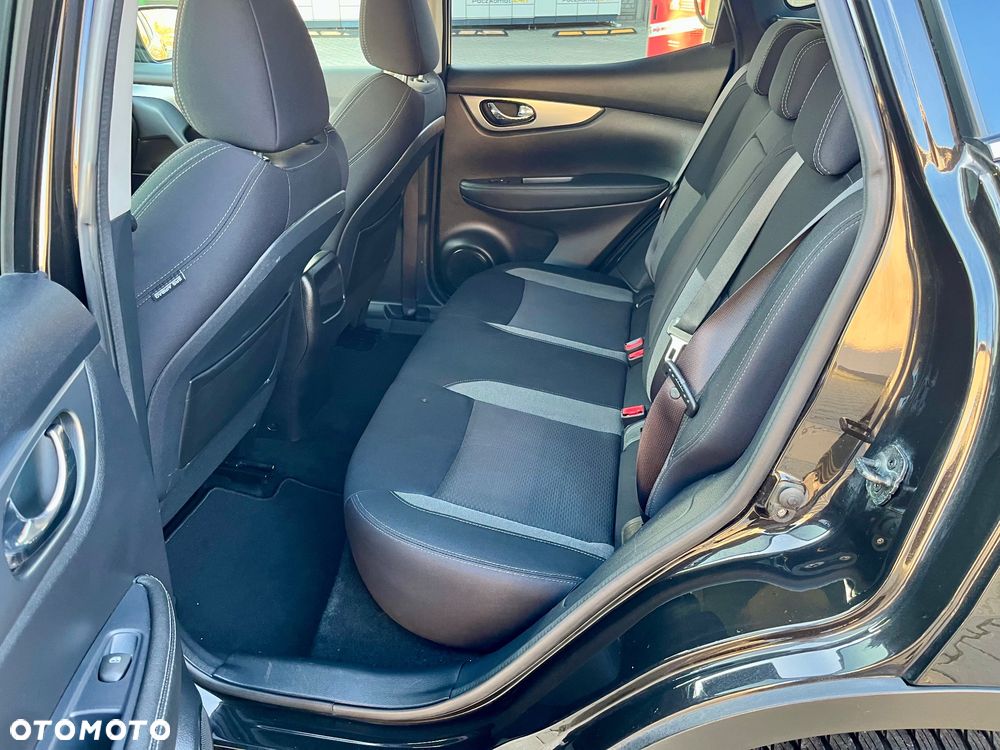 Nissan Qashqai 1.3 DIG-T N-CONNECTA - 10