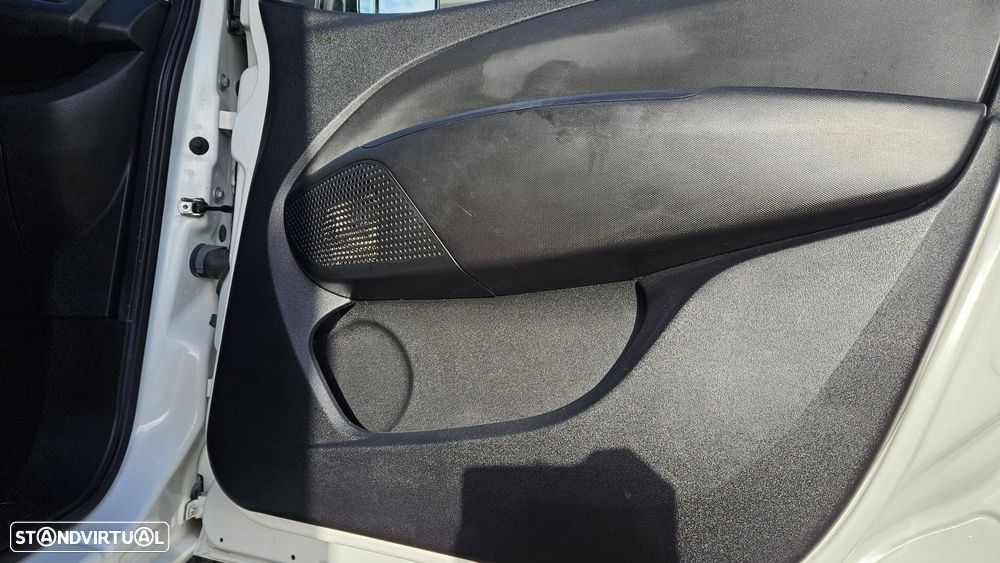 Opel Combo 1.3 CDTi L1H1 S/S - 32