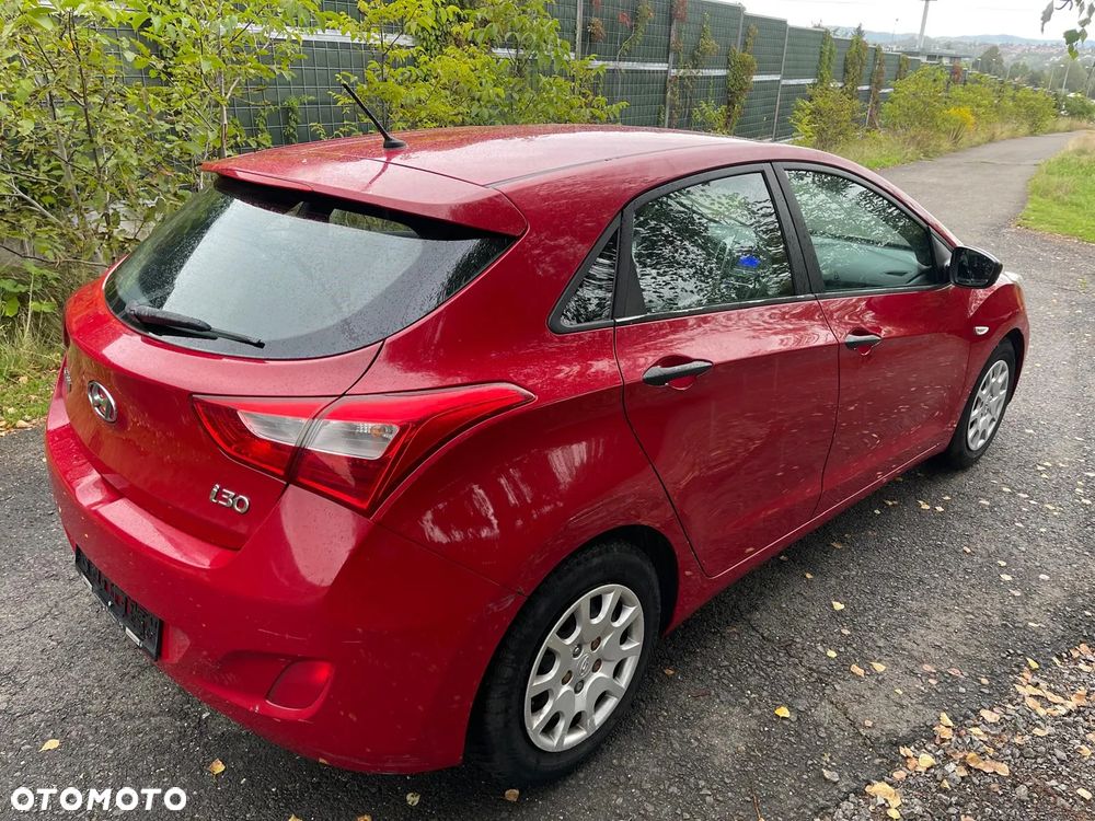 Hyundai i30 1.4 Intro Edition - 3