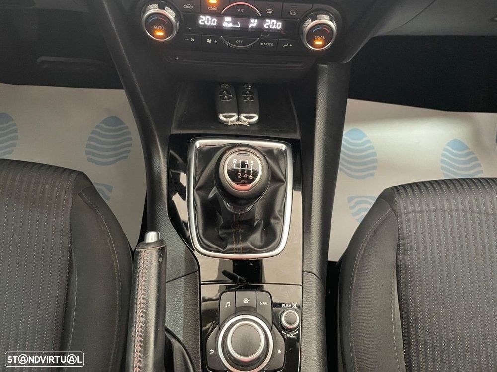 Mazda 3 1.5 Sky-D Evolve HS Navi - 27