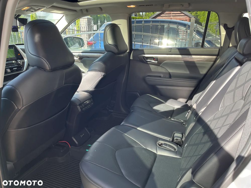 Toyota Highlander 2.5 Hybrid Executive - 23