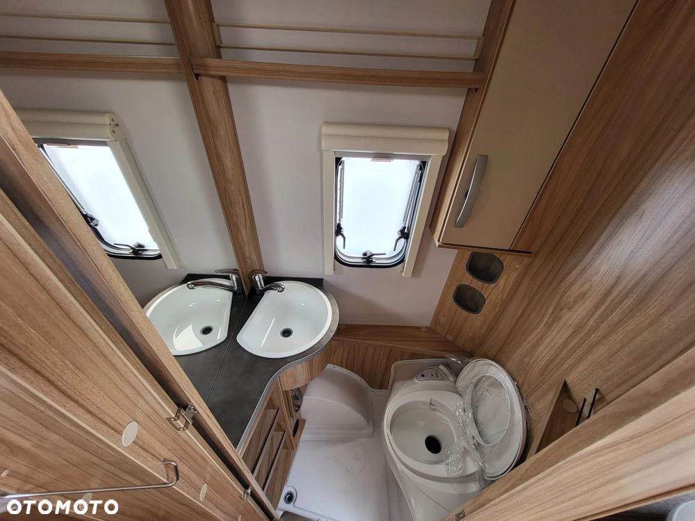 Hymer-Eriba Nova Light 442 - 8