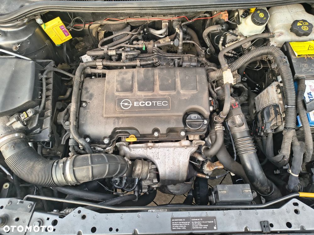 Opel Astra 1.4 Turbo - 28