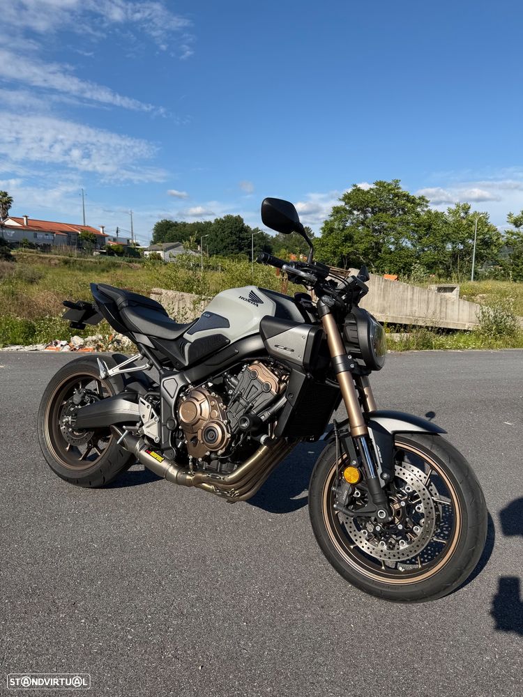 Honda CB - 1