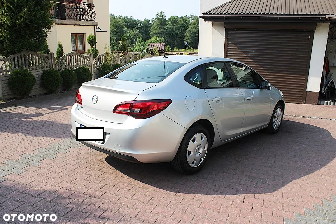 Opel Astra IV 1.6 Cosmo - 6