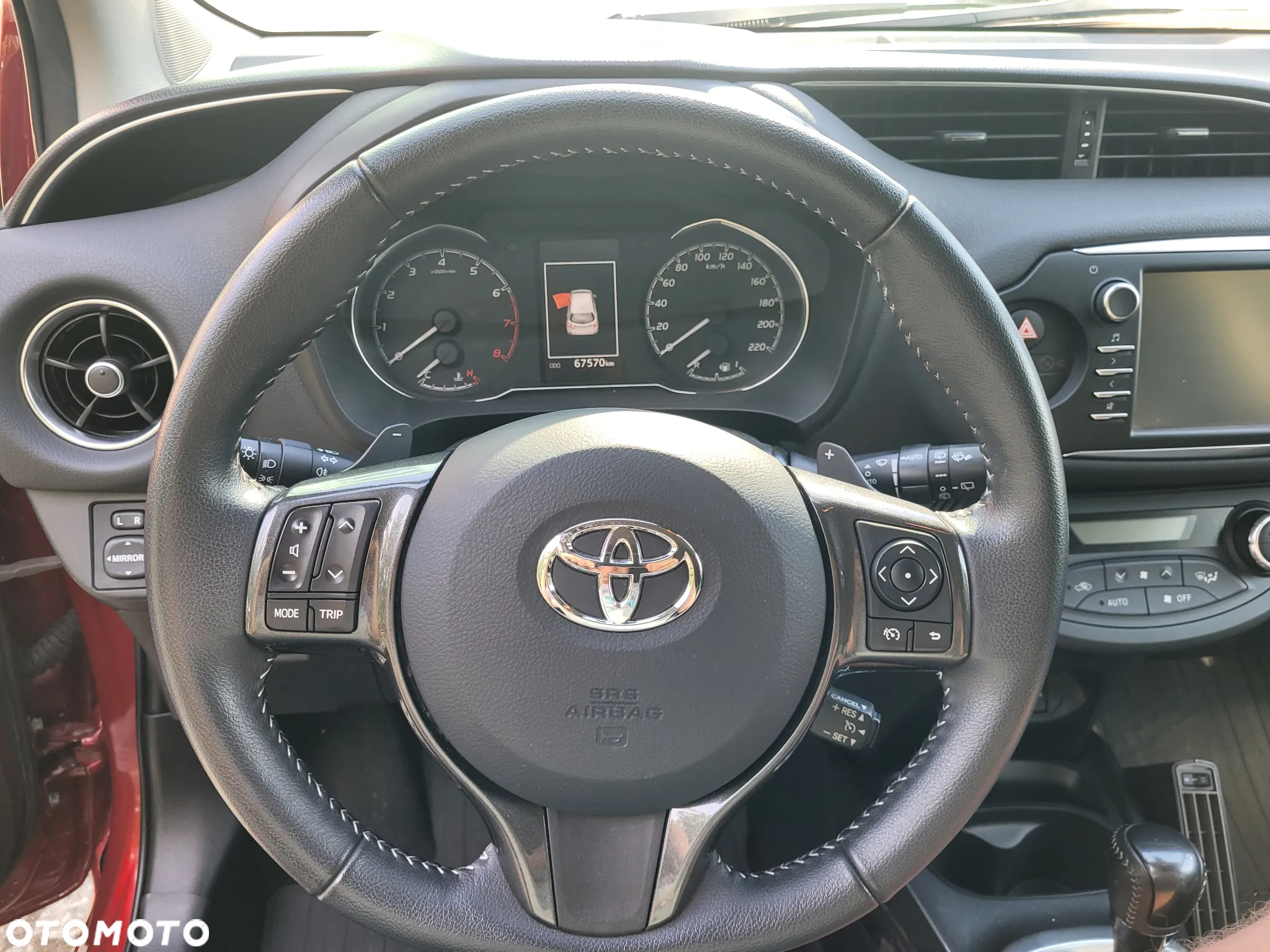Toyota Yaris 1.5 Premium CVT - 14