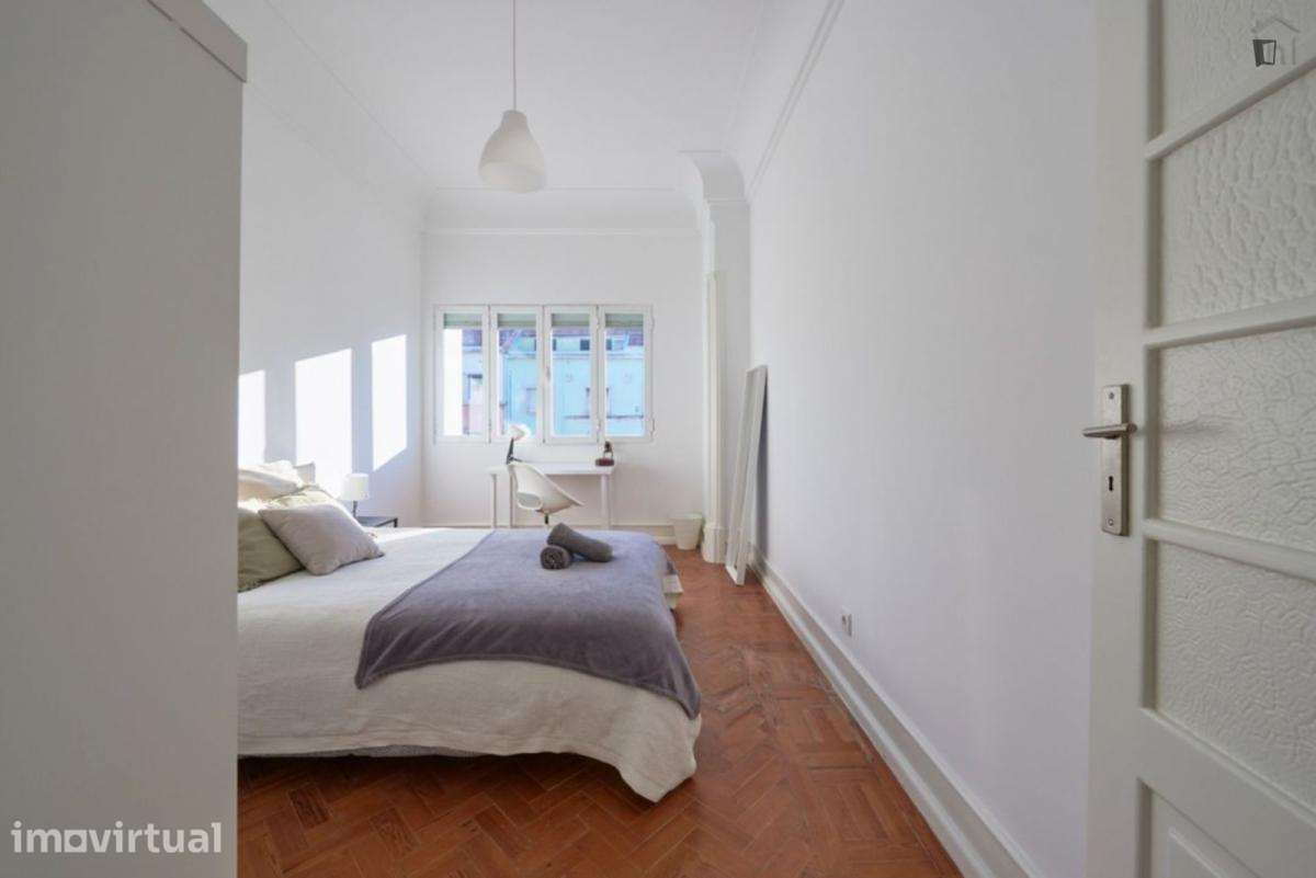 Quarto - localizado em Alameda Lisbon - Grande imagem: 2/26