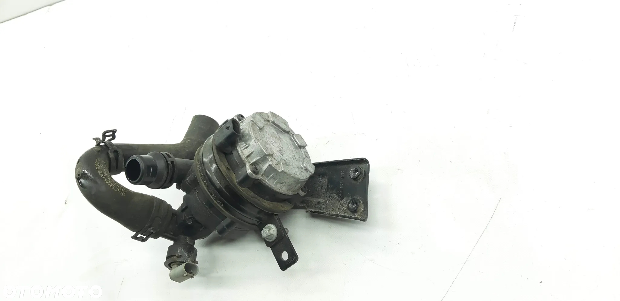 Dodatkowa pompa wody A0005002686 Mercedes W213 3.5CGi 2017r kombi 4Matic - 2