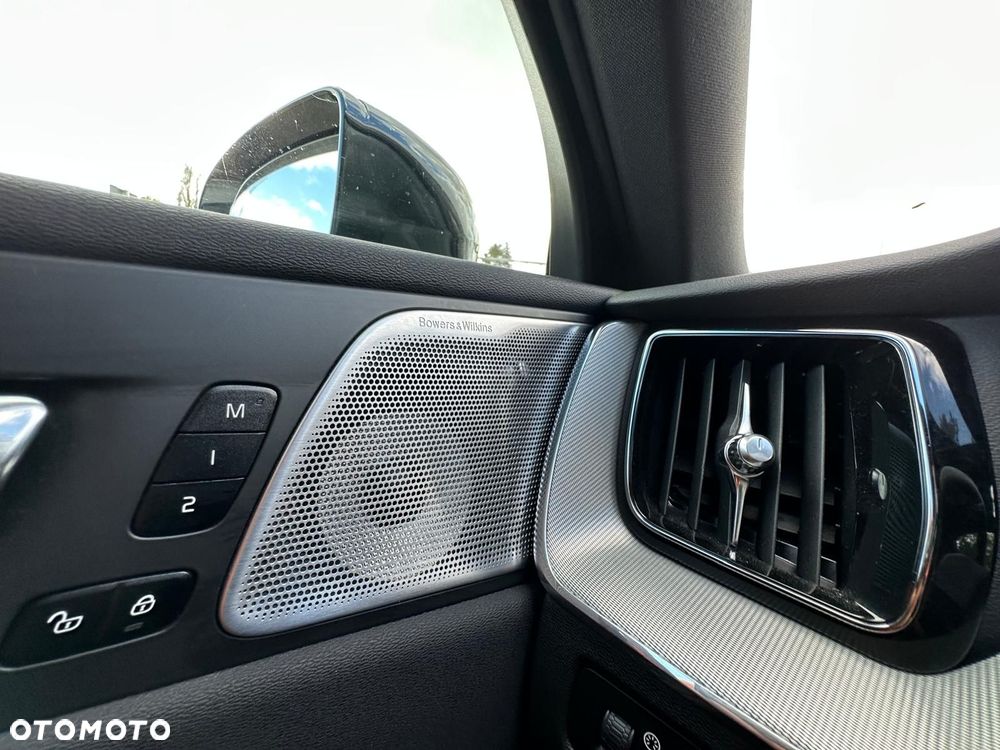 Volvo XC 60 B6 B AWD R-Design - 30