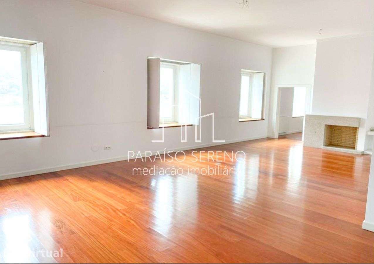 Apartamento T5 Massarelos - Grande imagem: 3/19