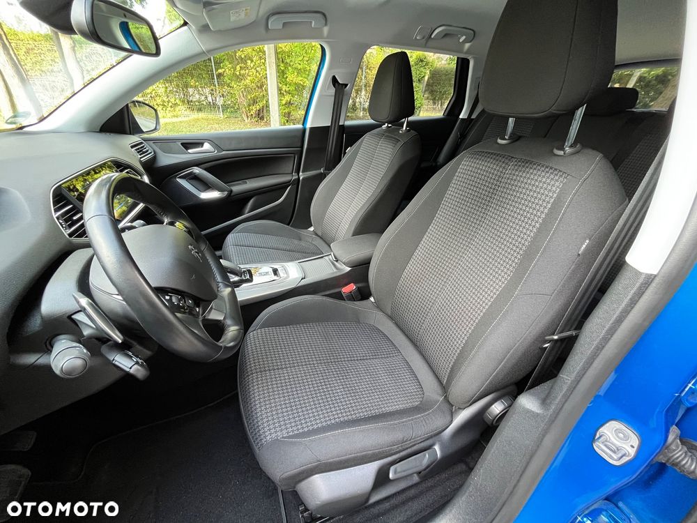 Peugeot 308 BlueHDi 130 EAT8 Business - 17
