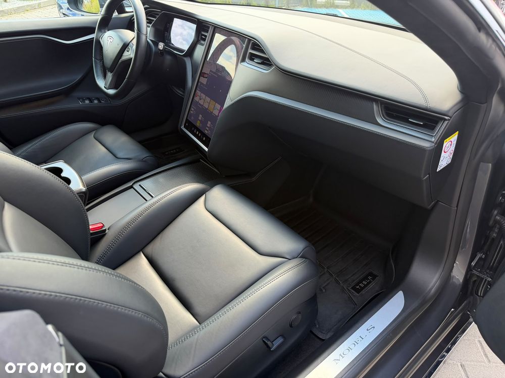 Tesla Model S - 23