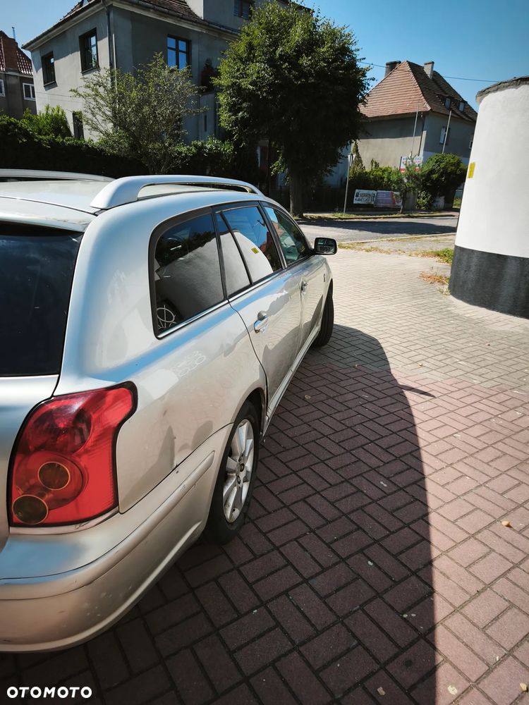 Toyota Avensis 2.0 D-4D Luna - 5