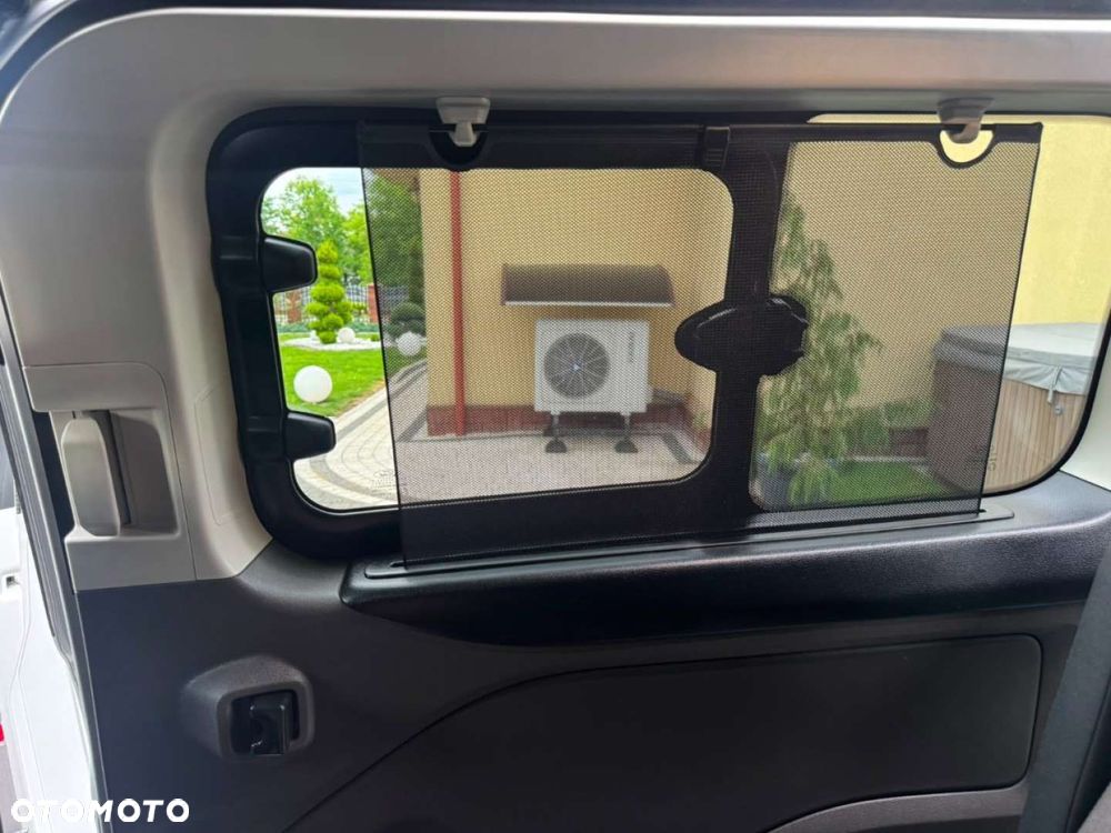 Ford Tourneo Custom - 29
