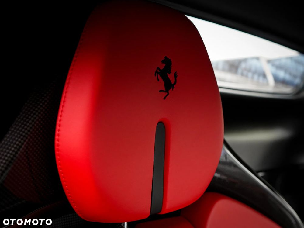 Ferrari SF90 Spider - 36