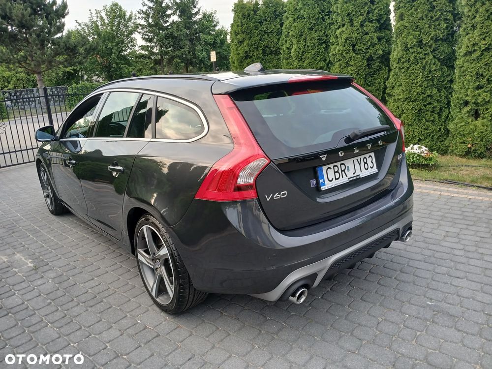 Volvo V60 D3 R-Design - 13