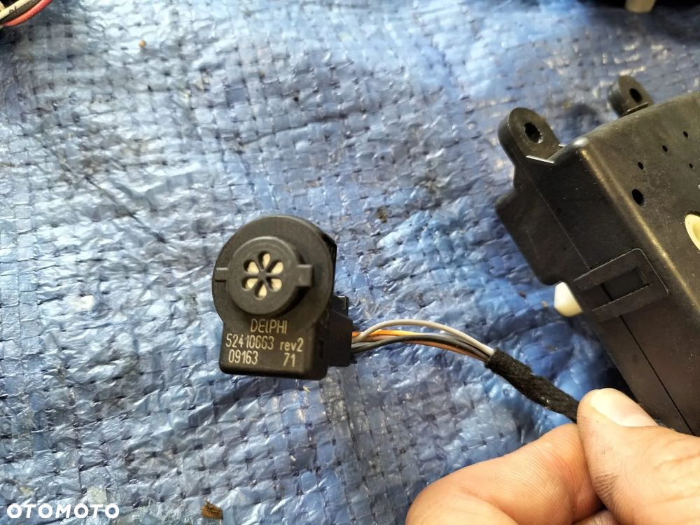 SILNICZEK SILNICZKI MODUŁ CZUJNIK TEMPERATURY STEROWNIK NAGRZEWNICY KOMPLET 52428886 52410663 52410555 52410557 52410598 52410600 52410652 52419414 RENAULT LAGUNA III 3 COUPE GT - 3