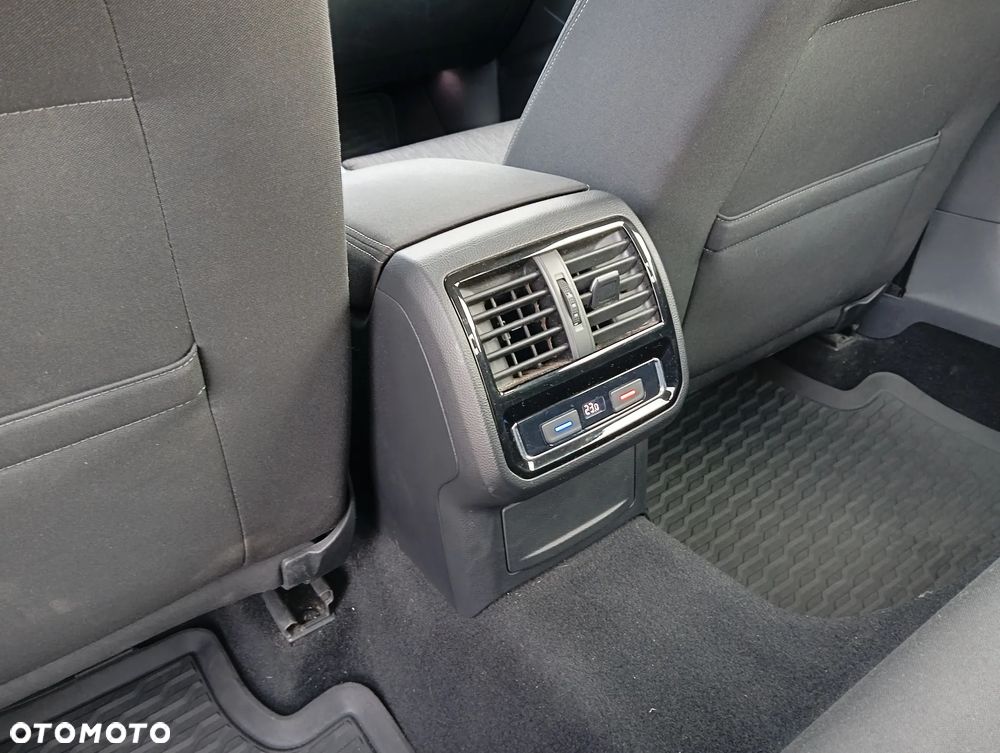 Volkswagen Passat 1.5 TSI EVO Business - 11