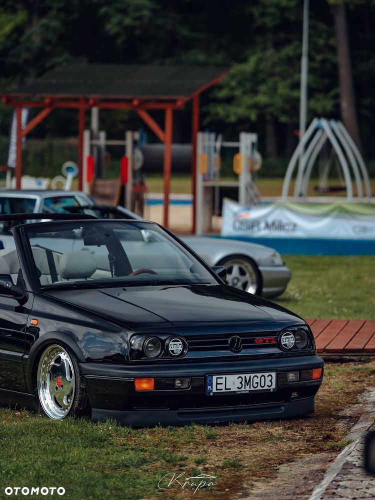 Volkswagen Golf - 1